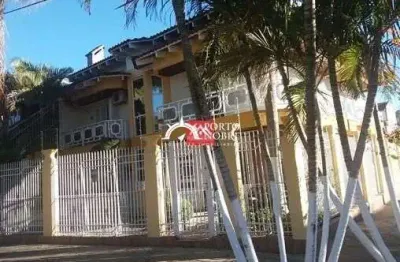 Casa com 4 dormitórios à venda, 372 m² por R$ 1.800.000,00 - Jardim Planalto - P