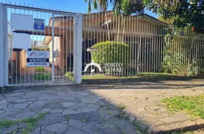 Casa com 3 quartos à venda na Travessa José Rodrigues Fonseca, 56, Vila Ipiranga, Porto Alegre, 150 m2 por R$ 650.000