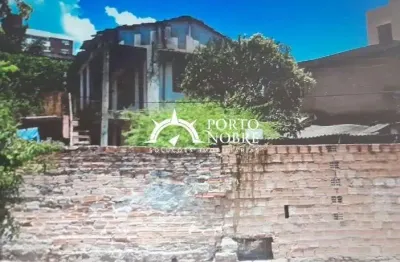 Terreno à venda na Rua Umbú, 543, Passo da Areia, Porto Alegre por R$ 950.000