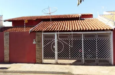Casa com 3 quartos à venda na Rua Antônio Ubirajara Machado, Casa, 6082, Núcleo Habitacional Presidente Jânio da Silva Quadros, Marília