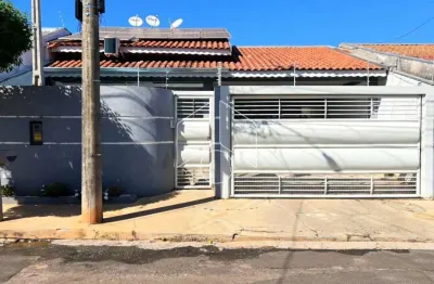 Casa com 3 quartos à venda na Rua Olga Ravanelli, 0, 10165, Núcleo Habitacional Costa e Silva, Marília