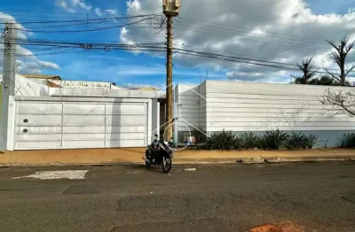 Casa com 4 quartos à venda na Rua Carlos Bertolotti, 10381, Parque das Esmeraldas II, Marília