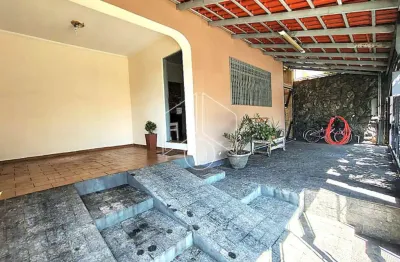 Casa com 3 quartos à venda na Avenida Washington Luiz, 80484, Núcleo Habitacional Castelo Branco, Marília