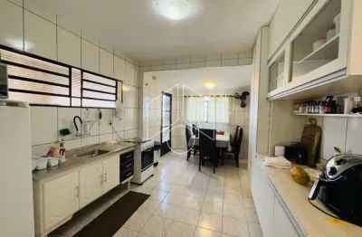 Casa com 3 quartos à venda na Rua Paulo Centrone, 10666, Jardim América, Marília
