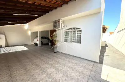 Casa com 3 quartos à venda na Rua Tenente Heli Câmara, 3108, Hípica Paulista, Marília