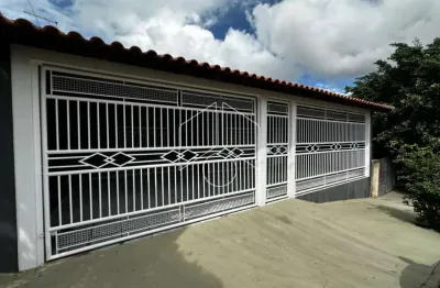 Casa com 3 quartos à venda na Rua Heleno Teodoro dos Santos, 10601, Jardim Lavínia, Marília