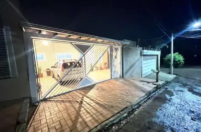 Casa com 3 quartos à venda na Rua Amélia Volta Laplechade, 10487, Jardim Lavínia, Marília