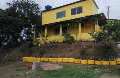 Casa itaborai ótima localização próximo ao centro lugar tranquilo.