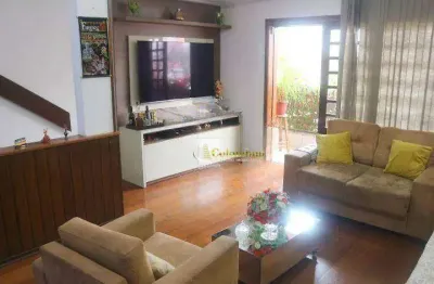 Sobrado com 4 dormitórios, sendo 1 suíte para alugar, 281 m² - Santa Maria - São Caetano do Sul/SP