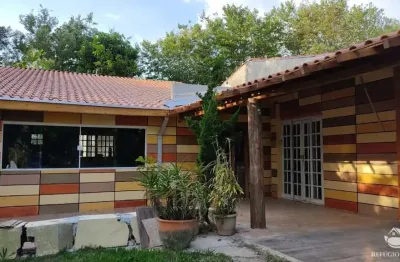 Bela chácara em caçapava com casa, piscina e ótima localização