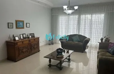 Sobrado 4 dormitórios, 1 suíte, 8 vagas de garagem no jardim regina