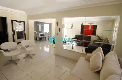 Sobrado com 4 dorms, 2 suítes, 4 vagas, 420m2 no jardim mutinga