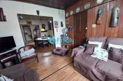 Casa com 2 dorms, 1 suíte, 2 vagas, 270m2 na vila mangalot