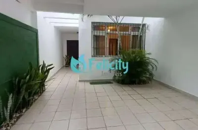 Sobrado com 3 dorms, 2 vagas, 159m2 na chácara inglesa