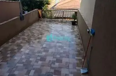 Sobrado com 4 dorms, 1 suíte, 2 vagas, 212m2 no jardim taipas