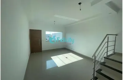 Sobrado novo com 2 suítes, 3 vagas, 120m2 no jardim mangalot