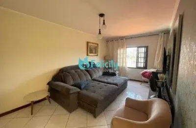 Sobrado com 2 suítes, 2 vagas, 150m2 na vila jaguari
