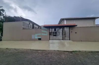 Casa em condomínio fechado com 3 quartos à venda na avenida amazonas, 546, indaiá, caraguatatuba por r$ 649.990