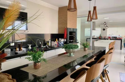 Casa com piscina ideal para quem quer conforto e beleza perto da praia
