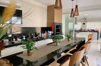 Casa com piscina ideal para quem quer conforto e beleza perto da praia