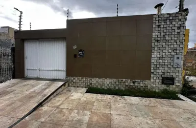 Casa à venda em rua pública, jabotiana , aracaju, se