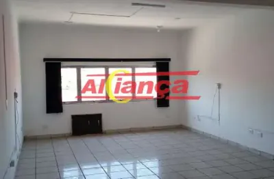 Sala com 35m², à locação no cocaia - guarulhos/sp por r$ 800,00