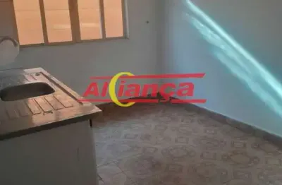 Casa com 2 quartos para alugar no Jardim Santa Mena, Guarulhos 