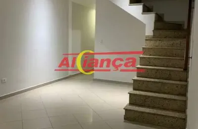 Sobrado 144m², com 3 quartos à locação no parque continental