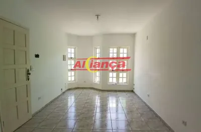 Sobrado 150m², com 3 quartos sendo 1 suíte para locação -  jardim santa clara -r$ 3.000,00