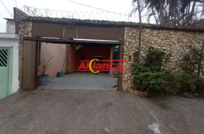 Casa com 3 dormitórios e com 200m²- bonsucesso - r$ 8.000,00!!