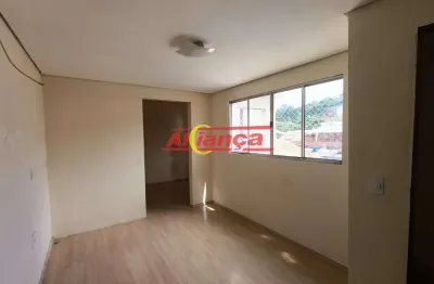 SOBRADO 180m² - COM 4 QUARTOS PARA LOCAÇÃO NO JARDIM ADRIANA - R$2.500,00