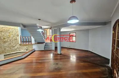Casa em condomínio fechado com 4 quartos para alugar no Jardim Santa Mena, Guarulhos 