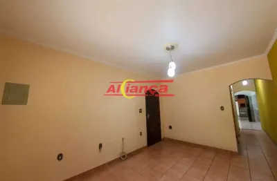 Sobrado 120m², com 2 quartos para locação no parque continental ii