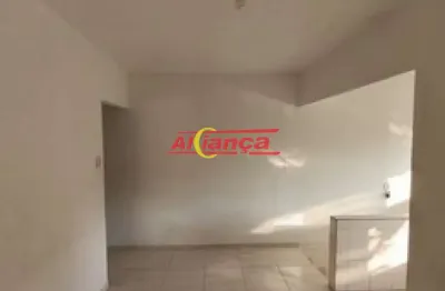 Casa com 2 quartos e 1 vaga de garagem no jd. zimbardi guarulhos por r$ 1.600,00
