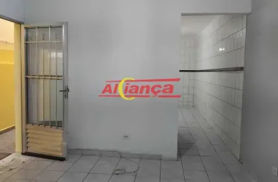 Sobrado 150m², com 2 quartos para locação - parque jurema- r$ 2.000,00