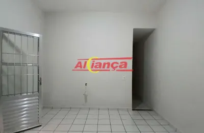 Casa com 2 dormitórios e com 50m²- jd pres dutra guarulhos sp r$ 1.400,00