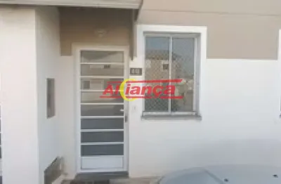 Sobrado 54m² em condomínio com 2 quartos para locação na água chata - guarulhos/sp -r$ 1.700,00