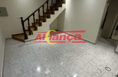 Sobrado com 340m², com 3 dormitórios e 2 vagas de garagem à locação no Jardim Jovaia