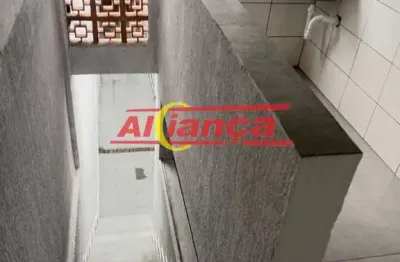 CASA 120m², 1 QUARTO PARA LOCAÇÃO NO JARDIM ADRIANA - GUARULHOS - SP R$ 1.000,00