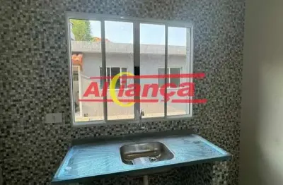 Casa com 2 quartos para alugar,  40m² - Cabuçú - Guarulhos/SP - R$ 1.150,00
