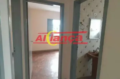 Apartamento 70m², com 2 quartos à locação no Parque Renato Maia