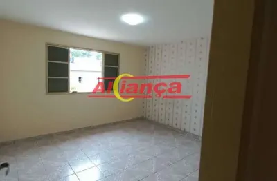 CASA 55m² - COM 2 QUARTOS PARA LOCAÇÃO NO PARQUE SANTO ANTONIO - R$2.200,00