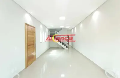 Sobrado à locação com 188m², 3 quartos, suíte, 3 vagas, no Jardim City - Guarulhos/SP por R$ 3.800