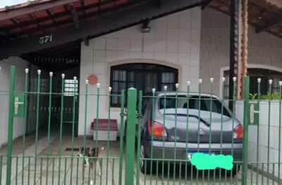 Casa avenda    na  praia   grande   com 119 metros    com   2 dormitorios  3 vagas    e quital com churrasqueira