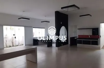 Casa com 3 quartos para alugar no Fundinho, Uberlândia 