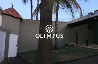 Casa com 3 quartos para alugar na Avenida Anselmo Alves dos Santos, Santa Mônica, Uberlândia
