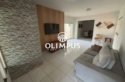 Casa em ótima localização e bairro próximo ao Aeroporto, com área construída de aproximadamente 190m² e área total de 300m²