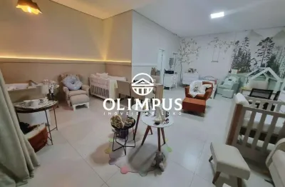 Loja Comercial próxima ao UMC, Pátio Vinhedos no Bairro Jardim Karaíba.