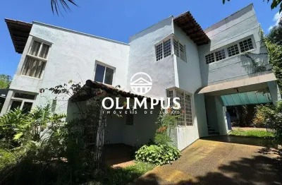 Lindo sobrado de 200m² em terreno de 864m² com ótima localização em Uberlândia.