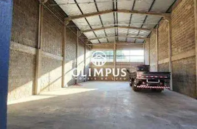 Excelente galpão para locação em ótima localização no bairro Umuarama com quase 340m2 de construção